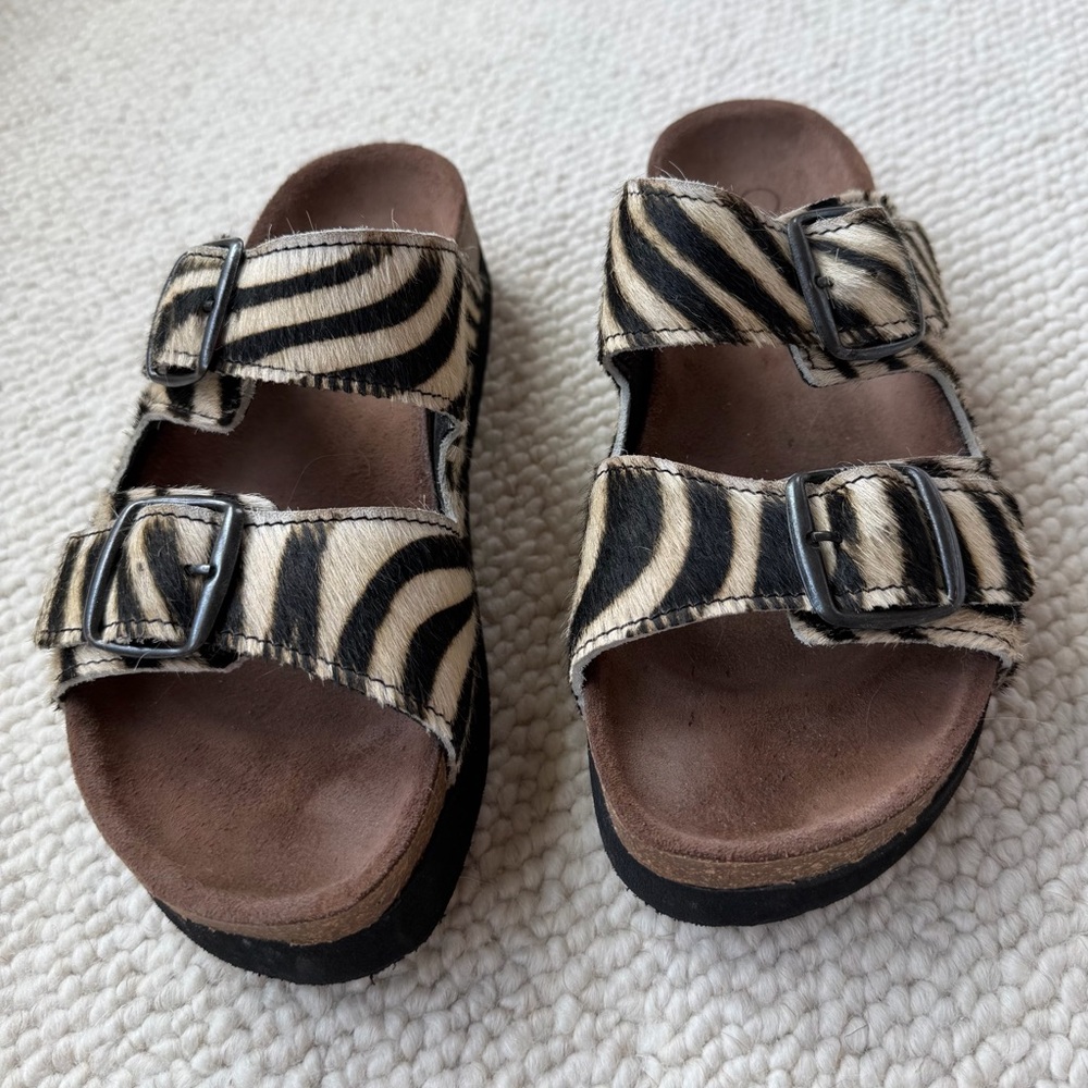 Women’s Bosabo Lily Sandals in Zebra Print.